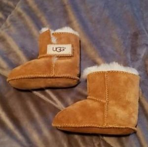 UGGS